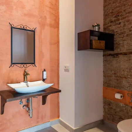 Pensión Kharooms Boutique Adults Recommended
